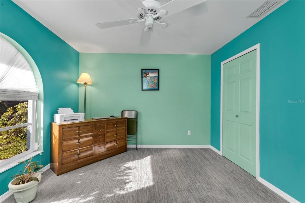 For Sale: $367,500 (3 beds, 2 baths, 1708 Square Feet)