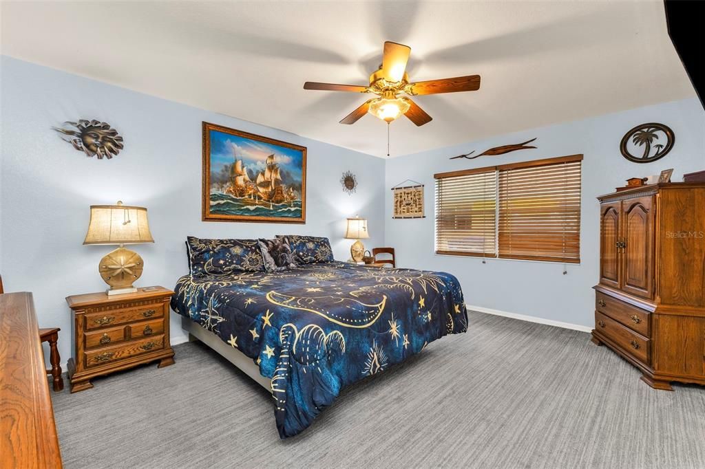 For Sale: $367,500 (3 beds, 2 baths, 1708 Square Feet)