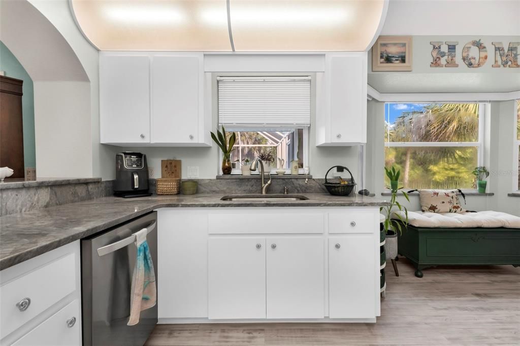 For Sale: $367,500 (3 beds, 2 baths, 1708 Square Feet)