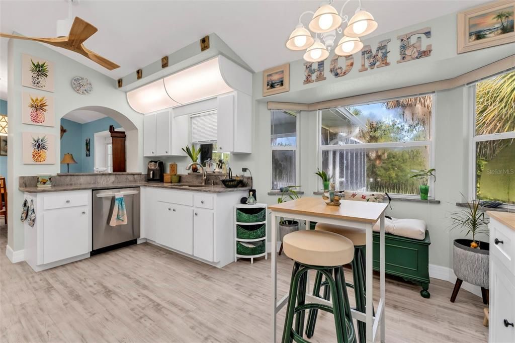 For Sale: $367,500 (3 beds, 2 baths, 1708 Square Feet)