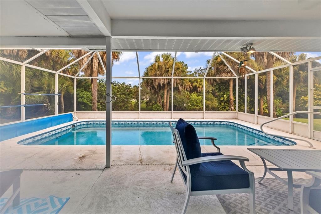 For Sale: $367,500 (3 beds, 2 baths, 1708 Square Feet)