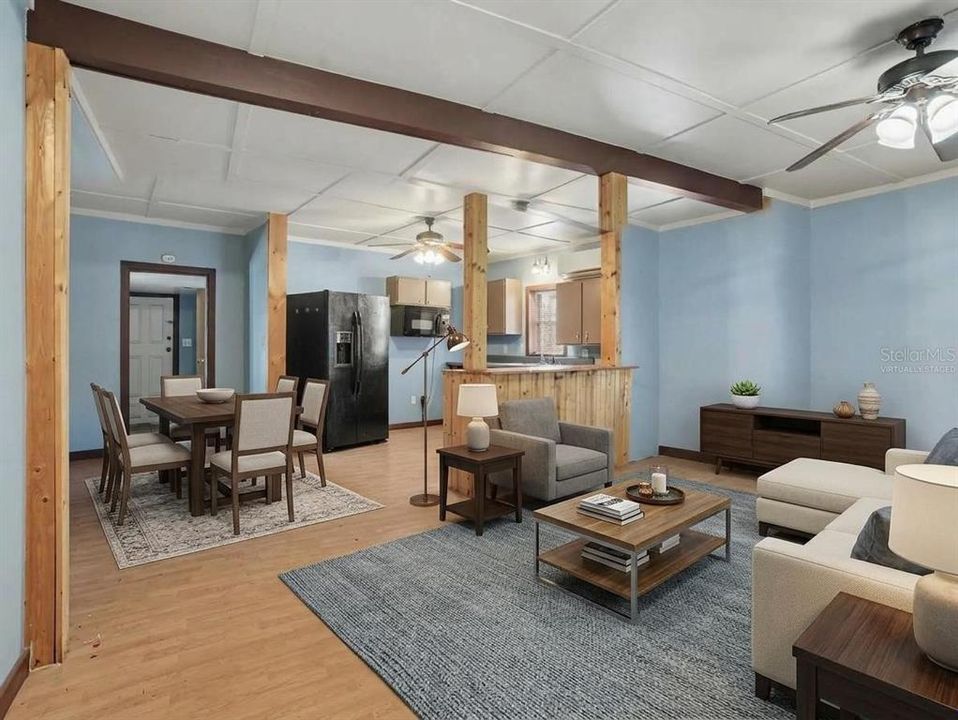 For Sale: $125,000 (3 beds, 1 baths, 900 Square Feet)