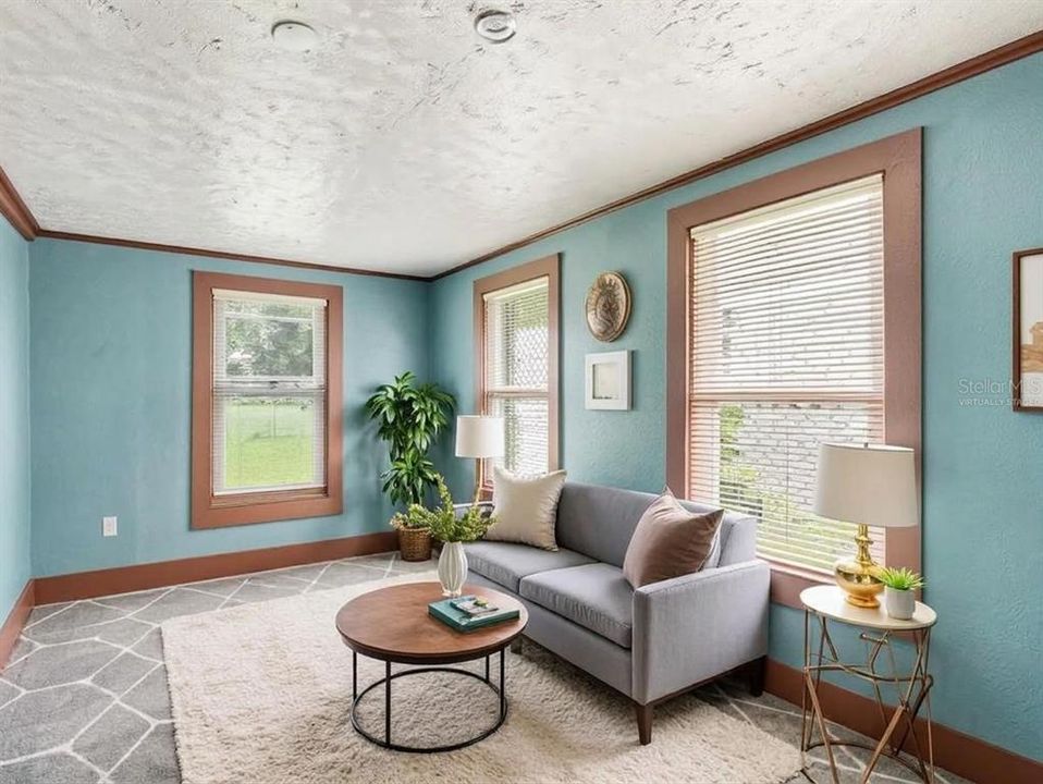 For Sale: $125,000 (3 beds, 1 baths, 900 Square Feet)