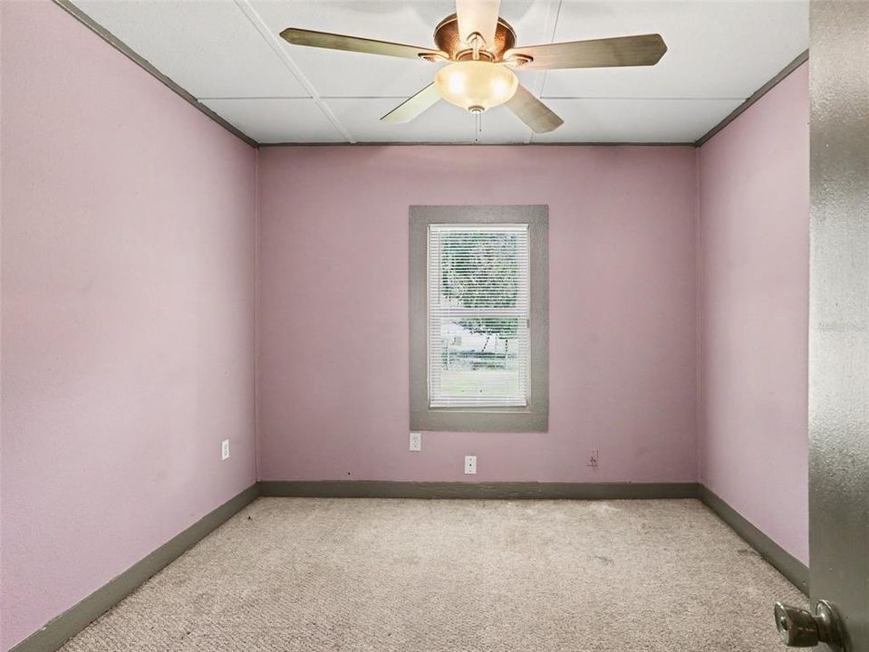 For Sale: $125,000 (3 beds, 1 baths, 900 Square Feet)