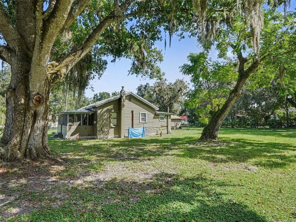 For Sale: $125,000 (3 beds, 1 baths, 900 Square Feet)