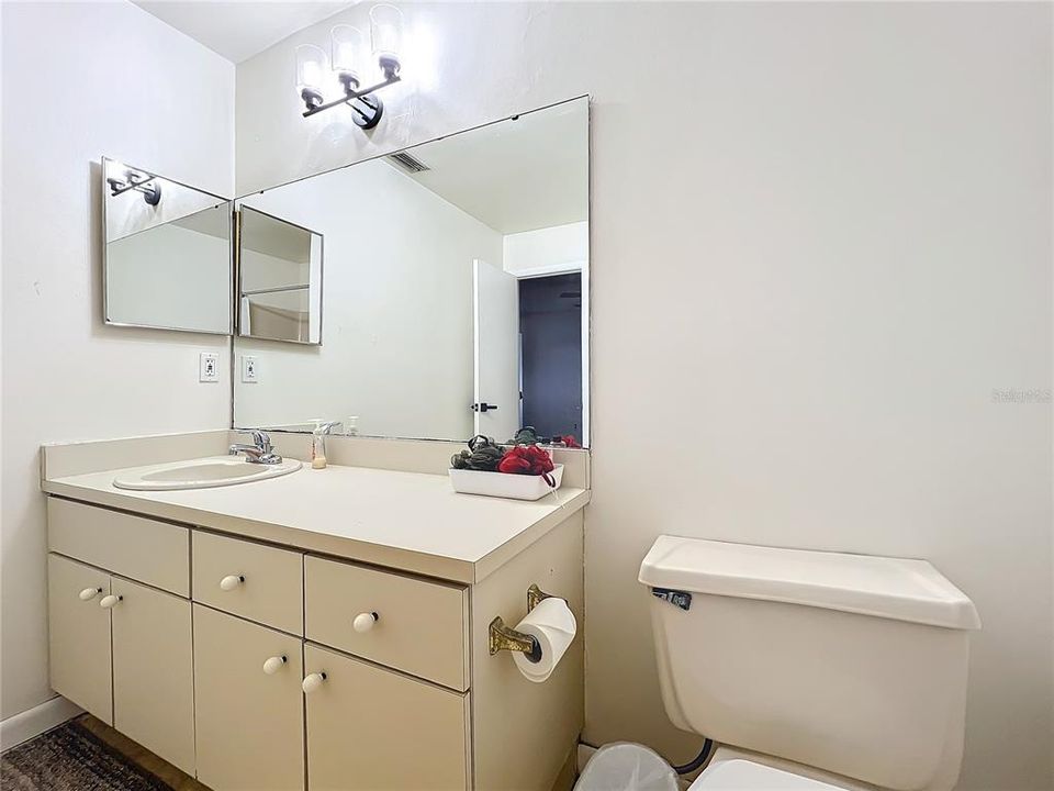 For Rent: $1,650 (3 beds, 2 baths, 1310 Square Feet)