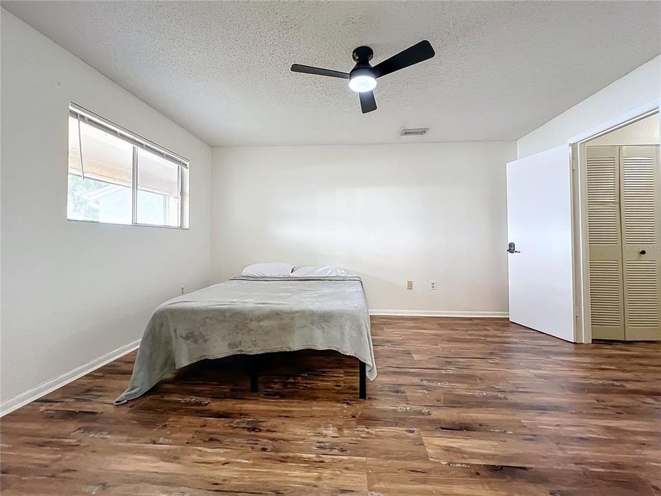 For Rent: $1,650 (3 beds, 2 baths, 1310 Square Feet)