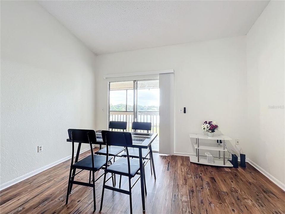 For Rent: $1,650 (3 beds, 2 baths, 1310 Square Feet)