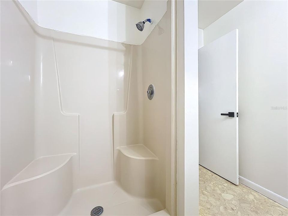 For Rent: $1,650 (3 beds, 2 baths, 1310 Square Feet)