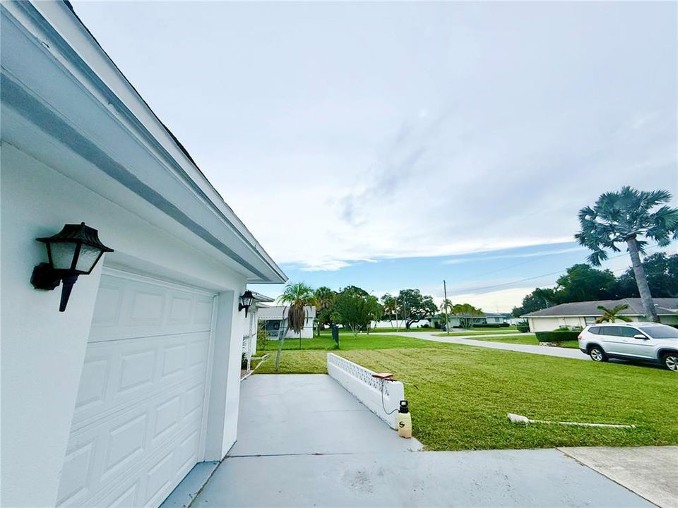 For Rent: $1,975 (2 beds, 1 baths, 936 Square Feet)
