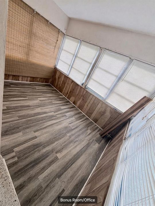 For Rent: $1,975 (2 beds, 1 baths, 936 Square Feet)