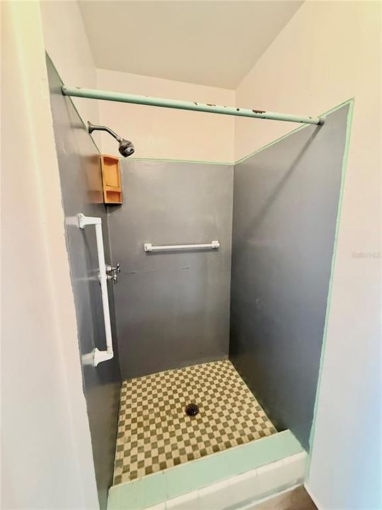 For Rent: $1,975 (2 beds, 1 baths, 936 Square Feet)