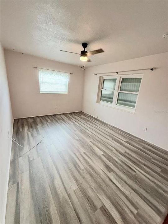 For Rent: $1,975 (2 beds, 1 baths, 936 Square Feet)