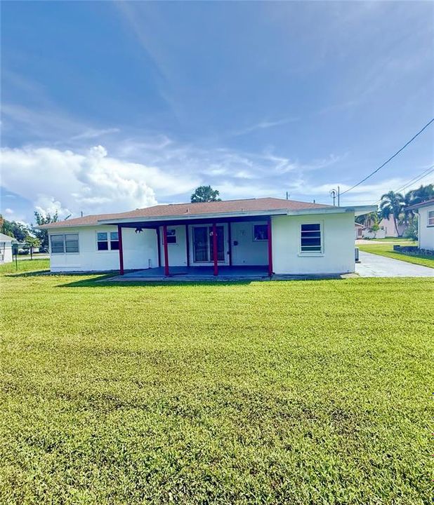 For Rent: $1,975 (2 beds, 1 baths, 936 Square Feet)