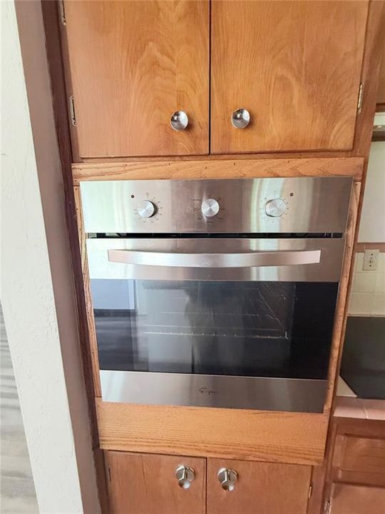 For Rent: $1,975 (2 beds, 1 baths, 936 Square Feet)