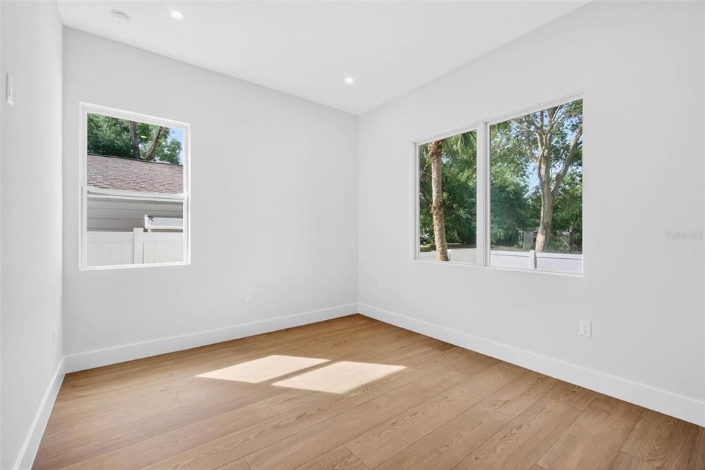 For Rent: $4,500 (4 beds, 2 baths, 1960 Square Feet)