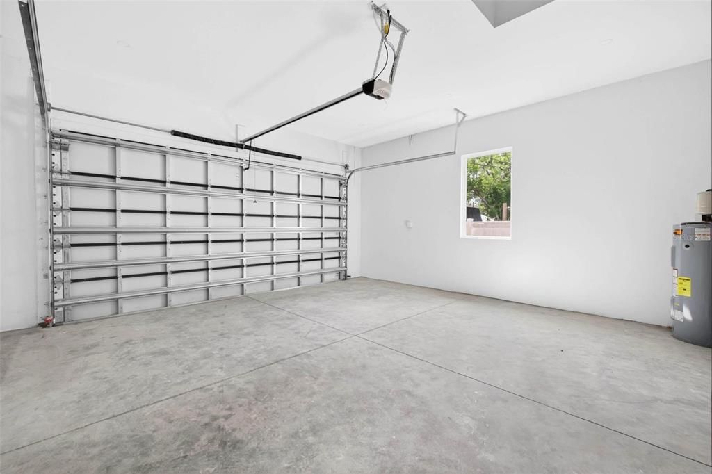 For Rent: $4,500 (4 beds, 2 baths, 1960 Square Feet)