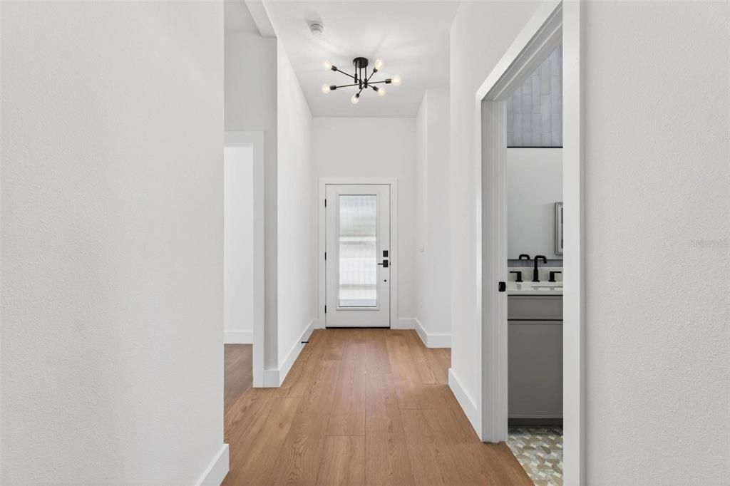 For Rent: $4,500 (4 beds, 2 baths, 1960 Square Feet)