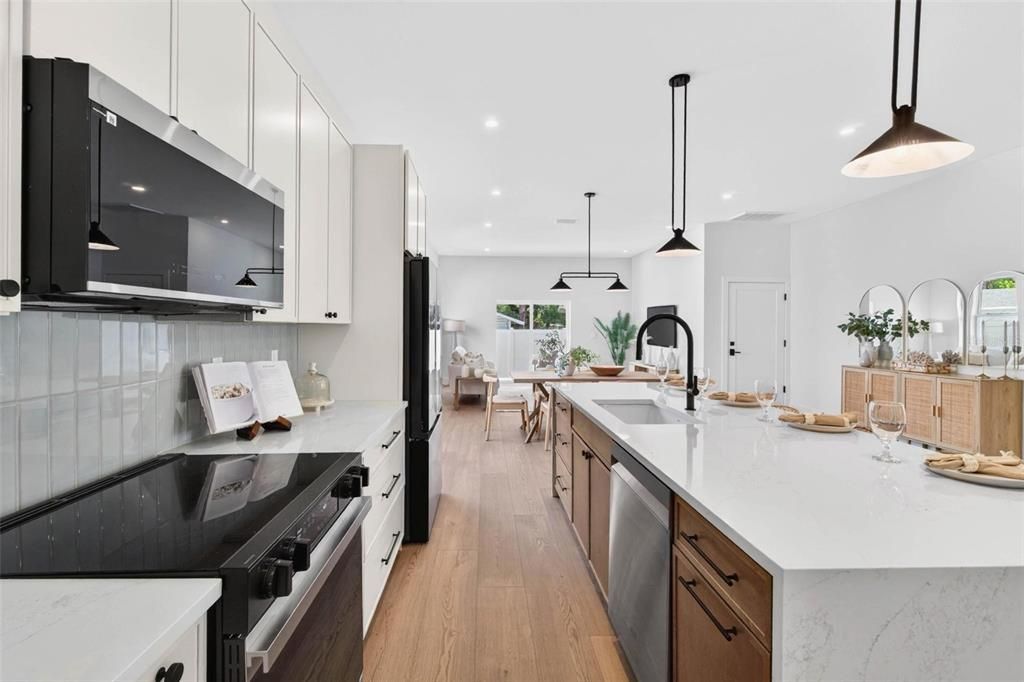 For Rent: $4,500 (4 beds, 2 baths, 1960 Square Feet)