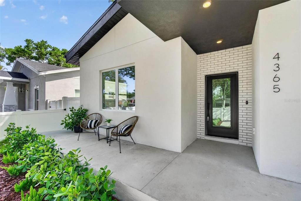 For Rent: $4,500 (4 beds, 2 baths, 1960 Square Feet)