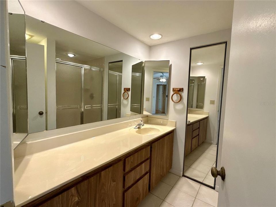 En Venta: $240,000 (2 camas, 2 baños, 1344 Pies cuadrados)