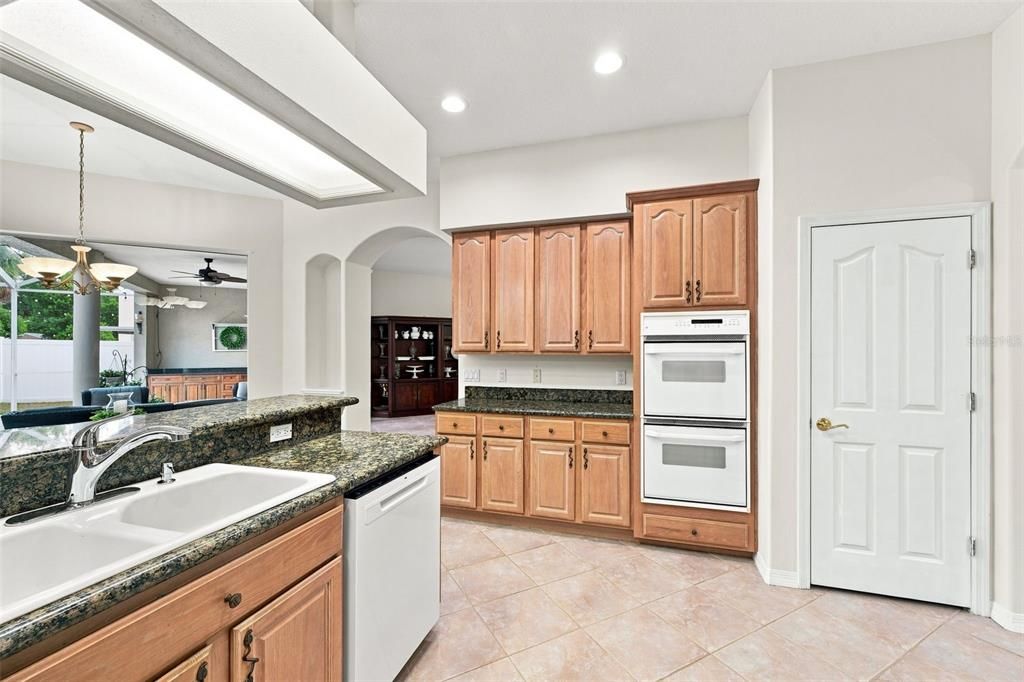 For Sale: $949,000 (4 beds, 3 baths, 3107 Square Feet)