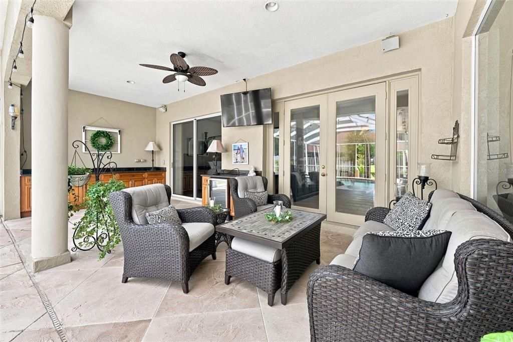 For Sale: $949,000 (4 beds, 3 baths, 3107 Square Feet)