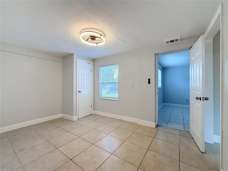 For Sale: $389,800 (4 beds, 2 baths, 1276 Square Feet)