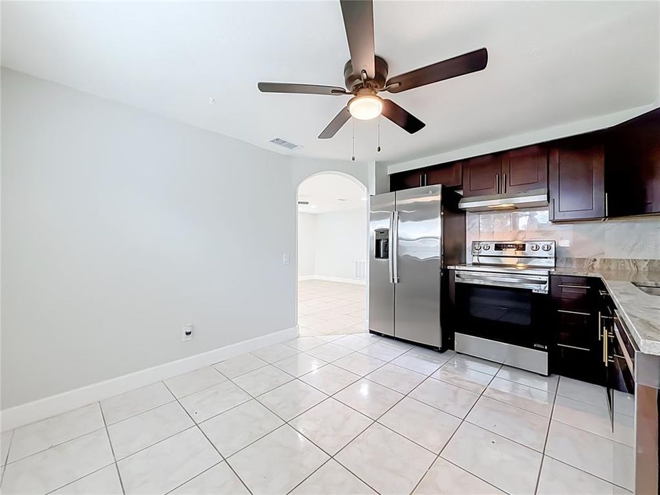 For Sale: $389,800 (4 beds, 2 baths, 1276 Square Feet)