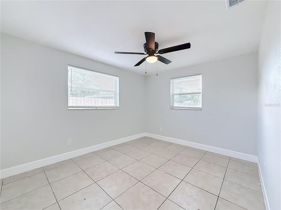 For Sale: $389,800 (4 beds, 2 baths, 1276 Square Feet)