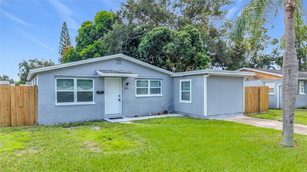 For Sale: $389,800 (4 beds, 2 baths, 1276 Square Feet)