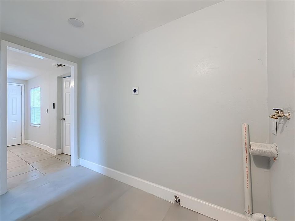 For Sale: $389,800 (4 beds, 2 baths, 1276 Square Feet)