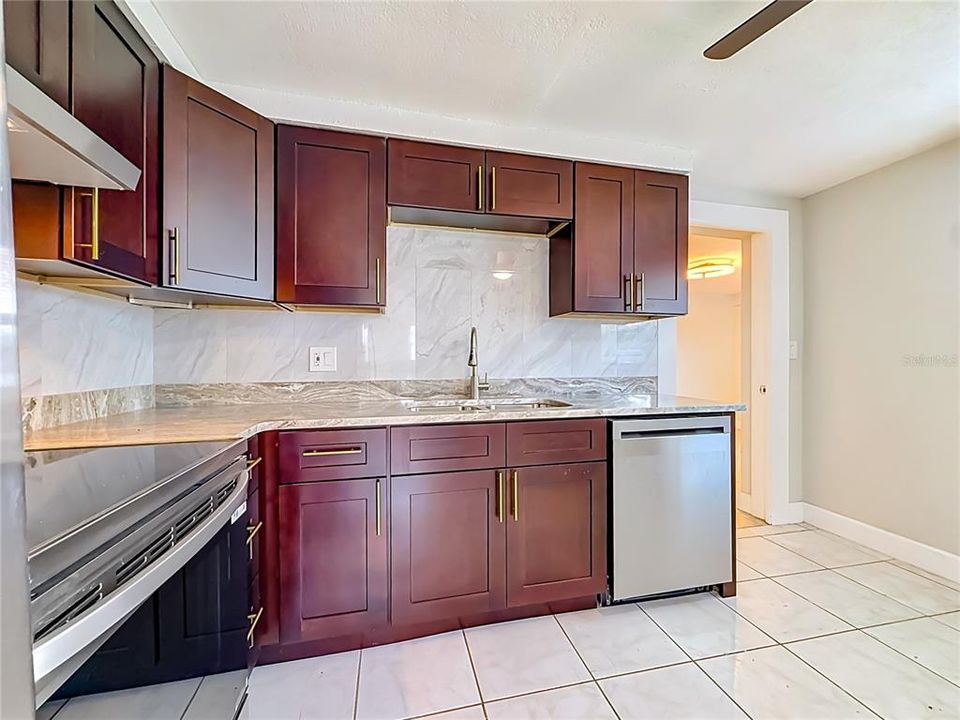 For Sale: $389,800 (4 beds, 2 baths, 1276 Square Feet)