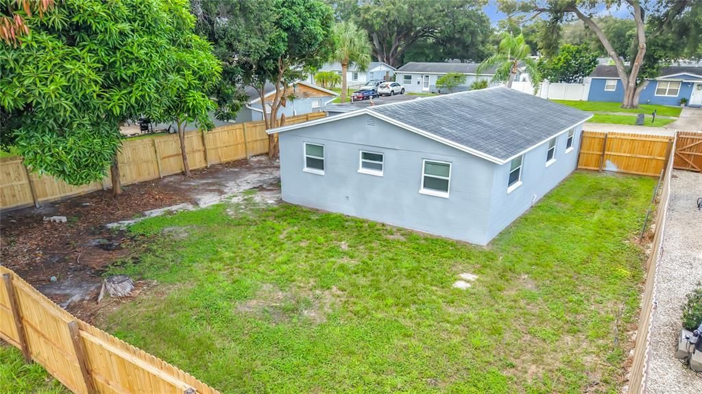 For Sale: $389,800 (4 beds, 2 baths, 1276 Square Feet)