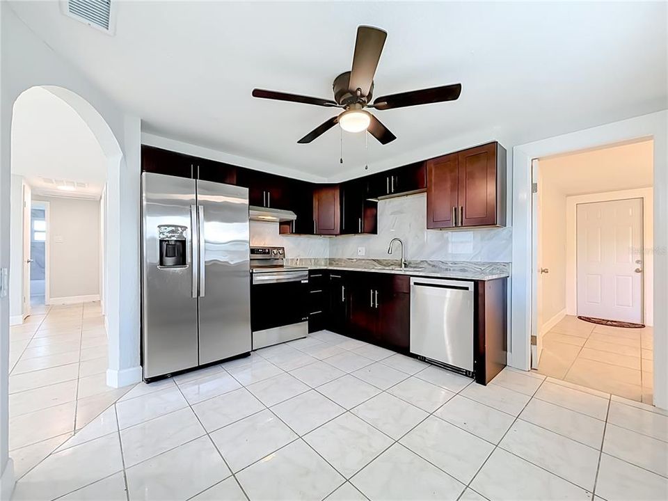 For Sale: $389,800 (4 beds, 2 baths, 1276 Square Feet)