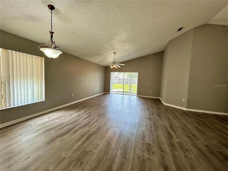For Rent: $1,995 (4 beds, 2 baths, 1804 Square Feet)