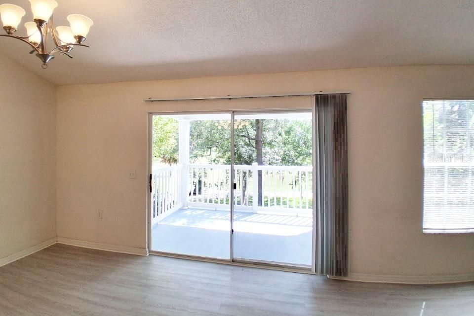 For Sale: $199,900 (1 beds, 1 baths, 965 Square Feet)