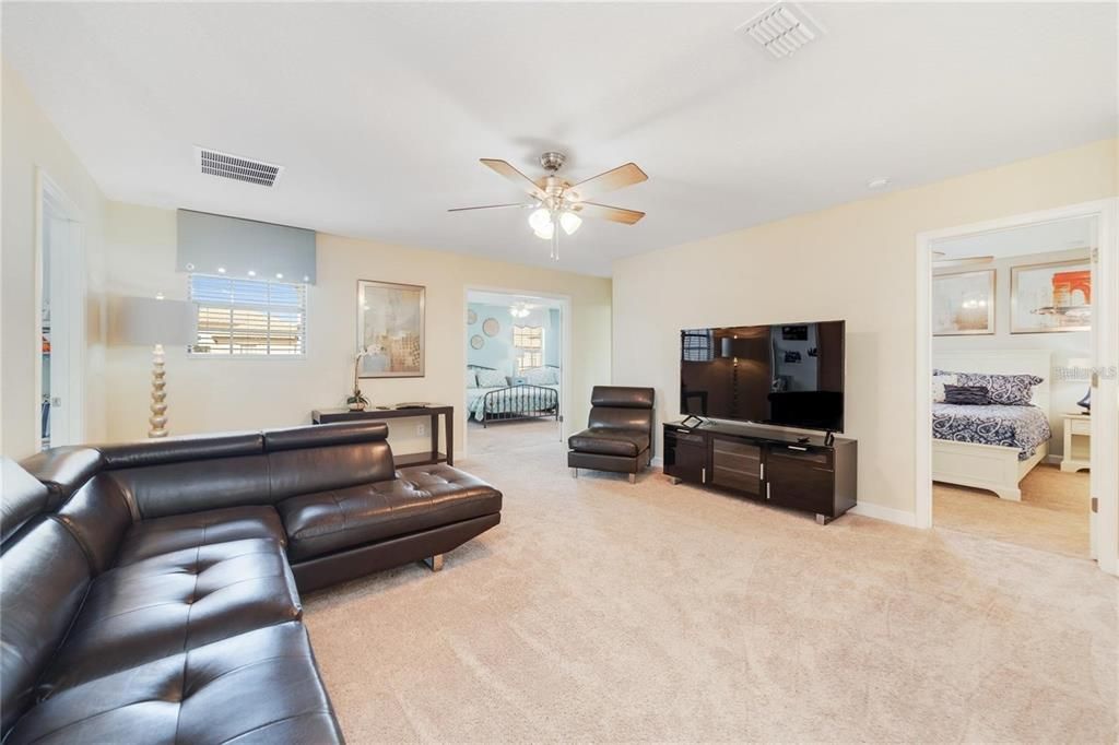 For Sale: $649,950 (9 beds, 5 baths, 3909 Square Feet)