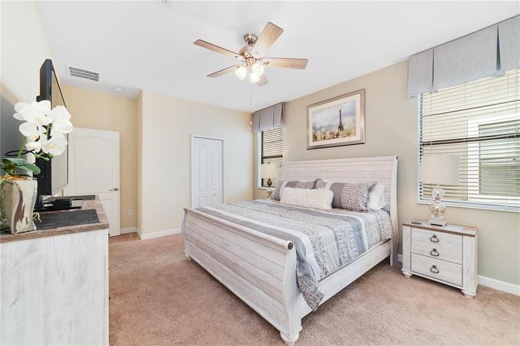 For Sale: $649,950 (9 beds, 5 baths, 3909 Square Feet)