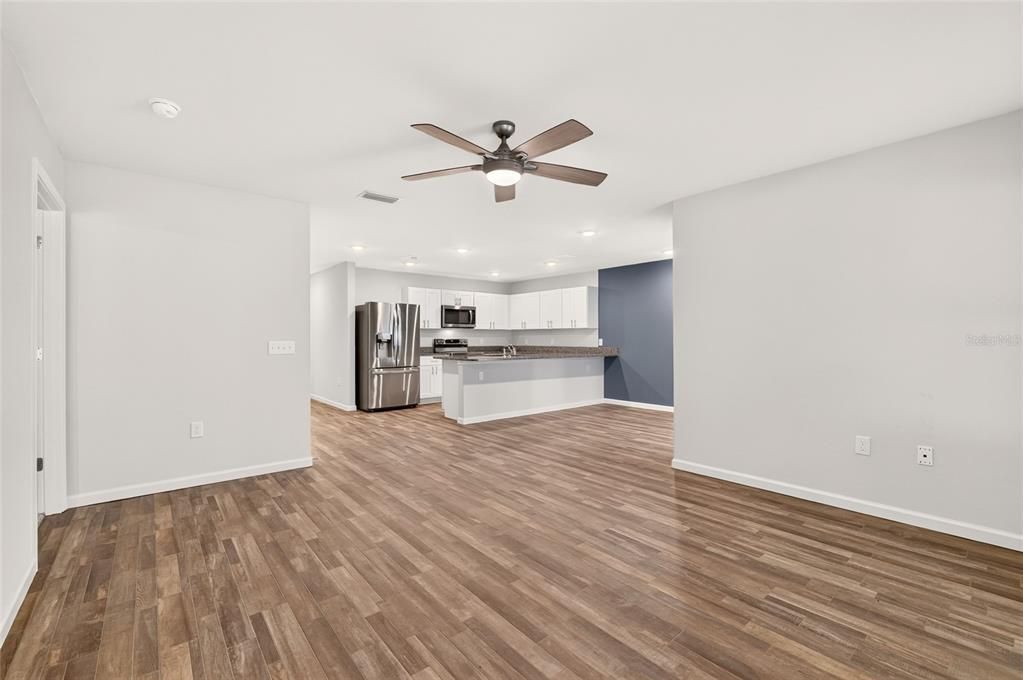 For Sale: $280,000 (4 beds, 2 baths, 1602 Square Feet)