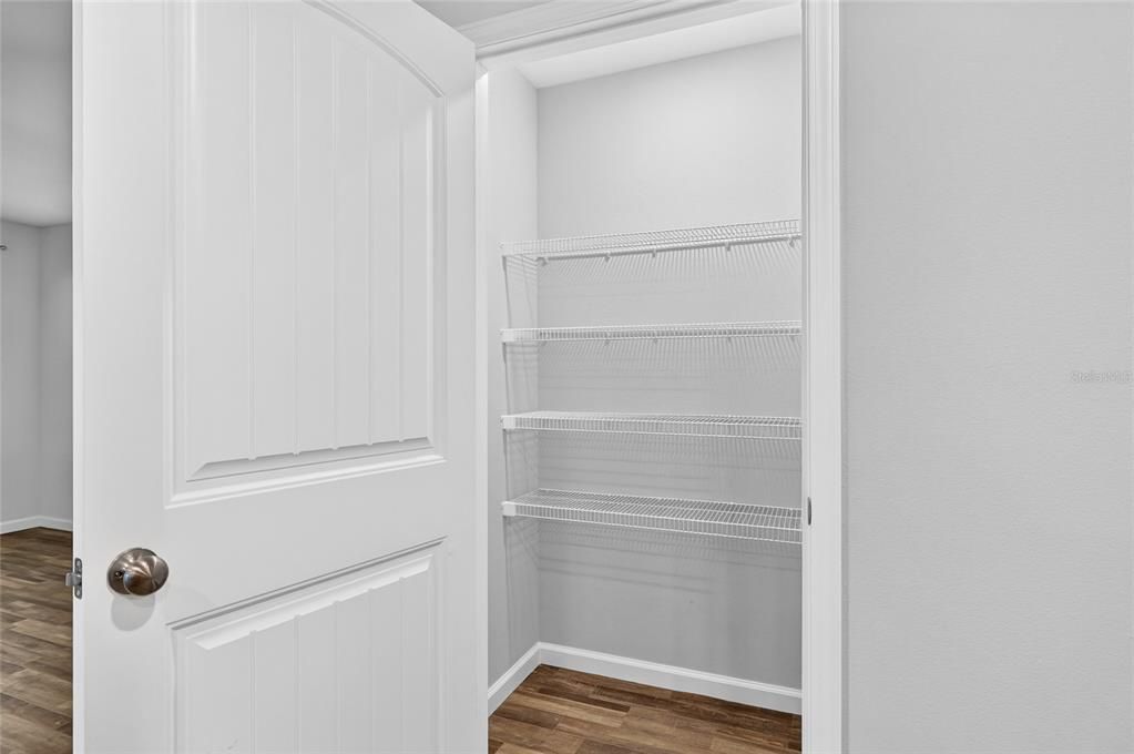 For Sale: $280,000 (4 beds, 2 baths, 1602 Square Feet)