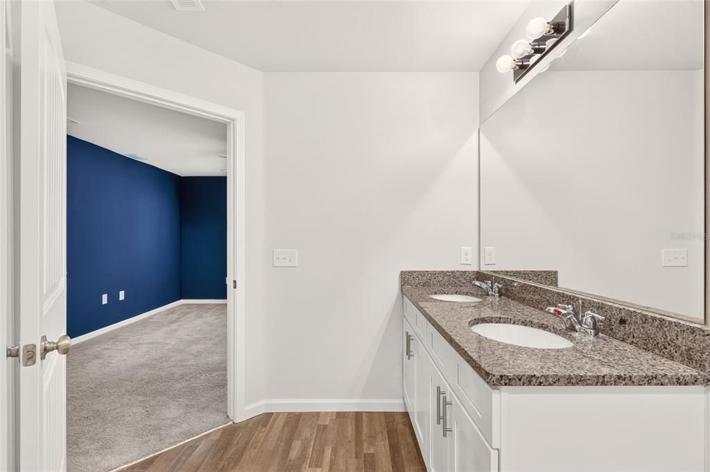For Sale: $280,000 (4 beds, 2 baths, 1602 Square Feet)
