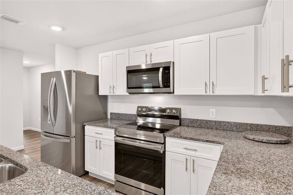 For Sale: $280,000 (4 beds, 2 baths, 1602 Square Feet)