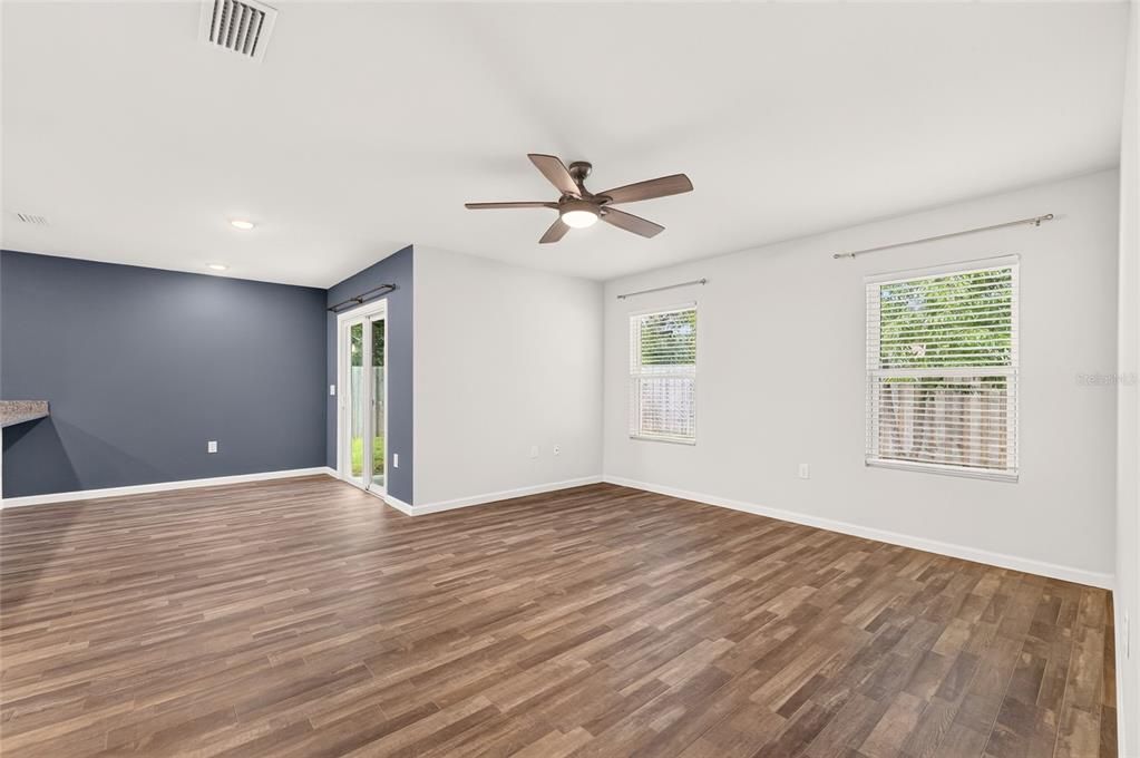 For Sale: $280,000 (4 beds, 2 baths, 1602 Square Feet)