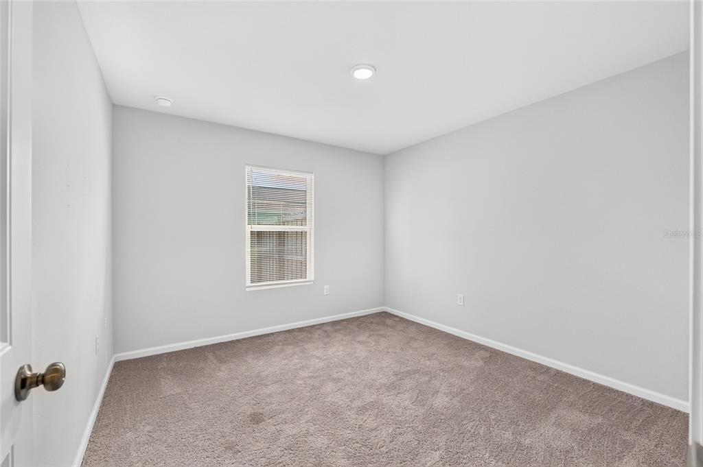 For Sale: $280,000 (4 beds, 2 baths, 1602 Square Feet)