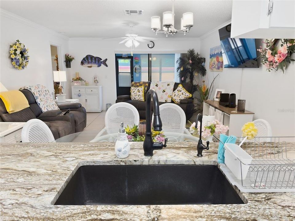 En Venta: $148,900 (2 camas, 2 baños, 1125 Pies cuadrados)