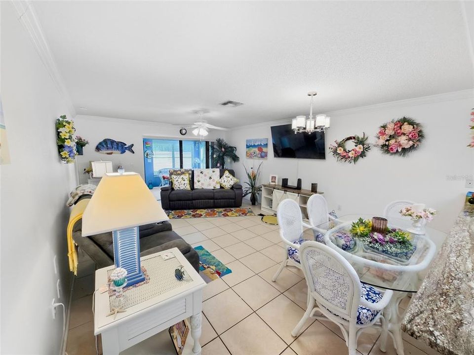 En Venta: $148,900 (2 camas, 2 baños, 1125 Pies cuadrados)