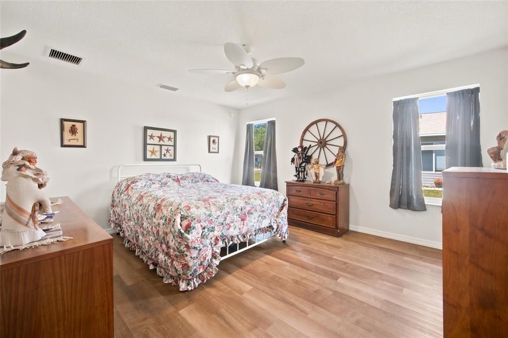 En Venta: $279,900 (3 camas, 2 baños, 1668 Pies cuadrados)