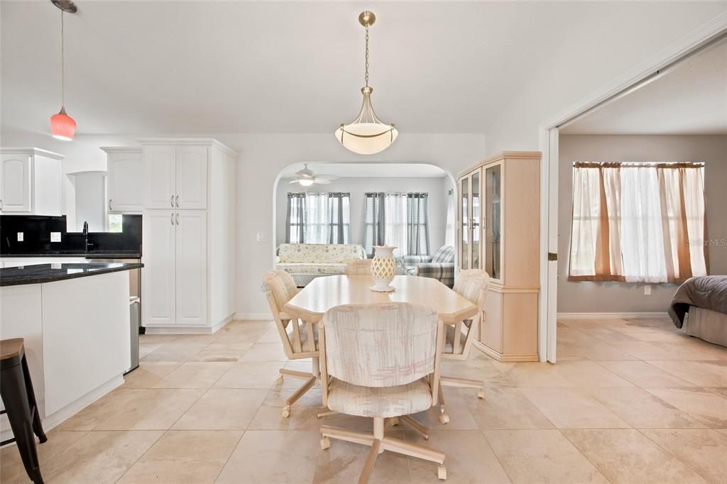 En Venta: $279,900 (3 camas, 2 baños, 1668 Pies cuadrados)