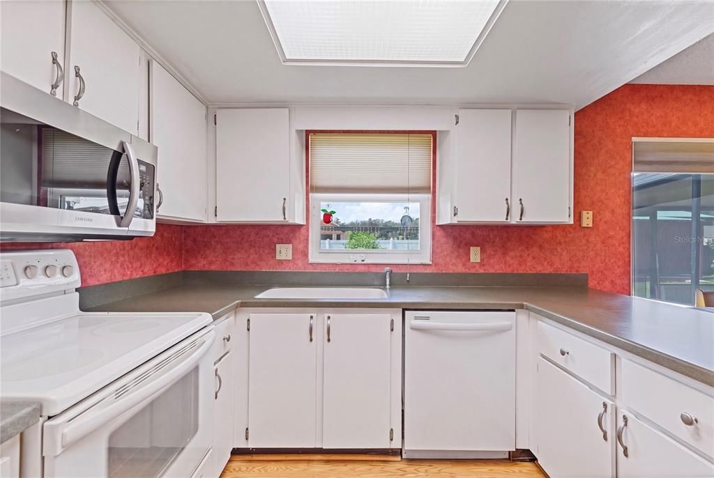 For Sale: $360,000 (3 beds, 2 baths, 1448 Square Feet)